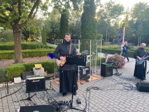 motion photo 6813293083159653043